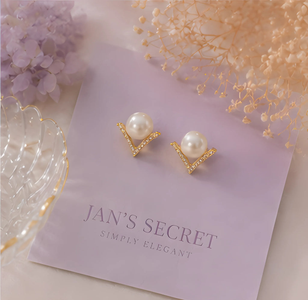 锋芒V型珍珠耳钉 | Pearl Studs