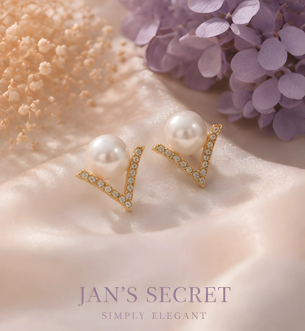 锋芒V型珍珠耳钉 | Pearl Studs