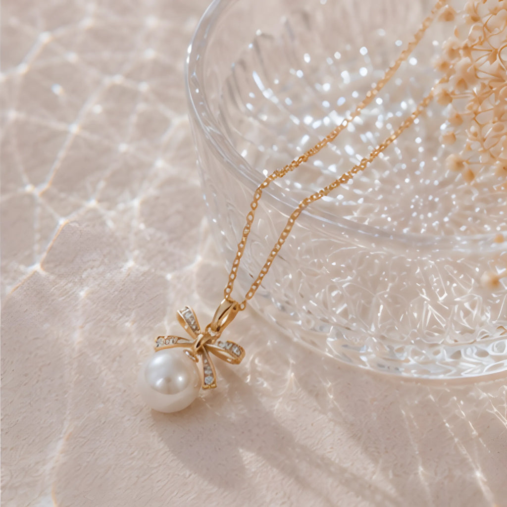 蝴蝶结吊坠 | Pearl Pendant