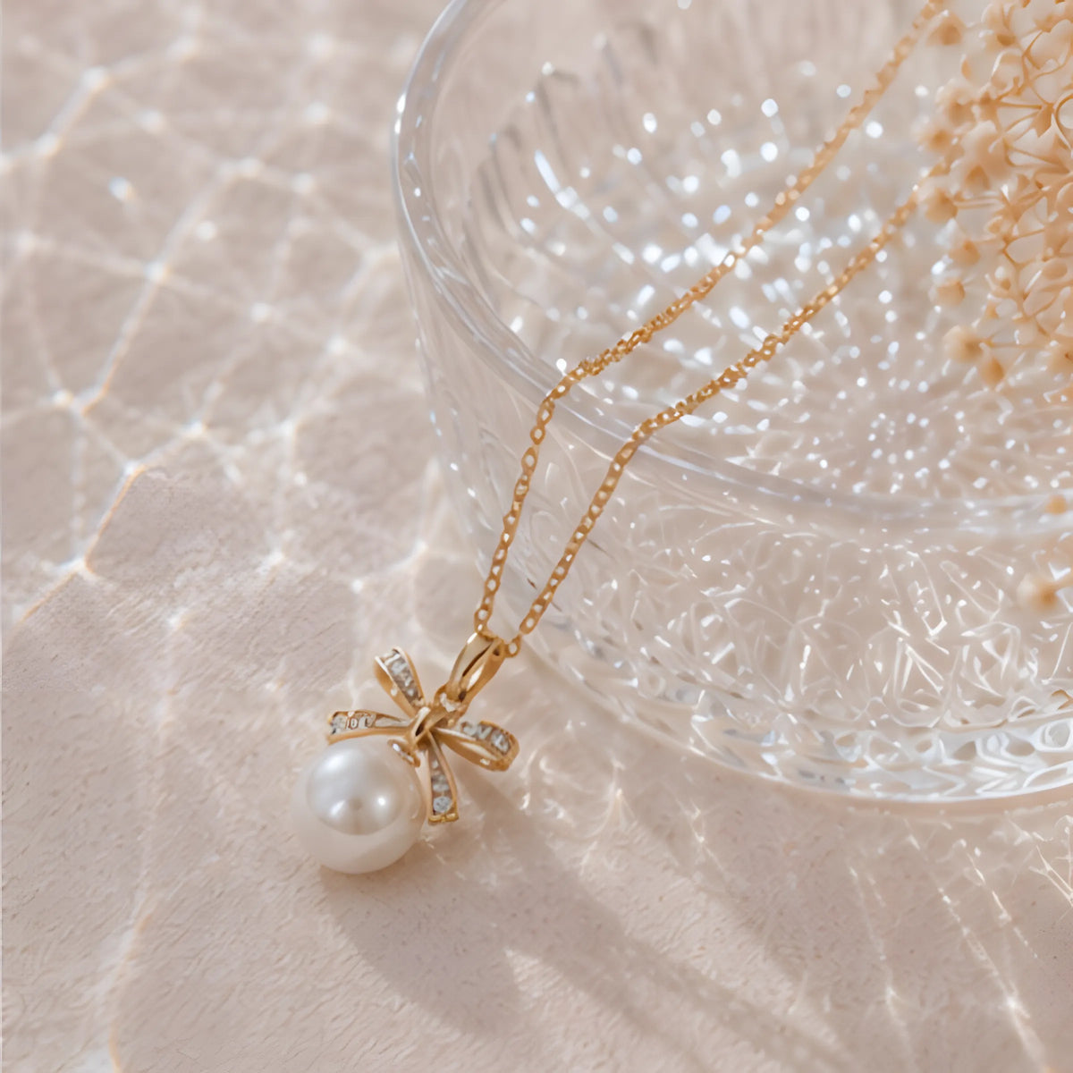 蝴蝶结吊坠 | Pearl Pendant