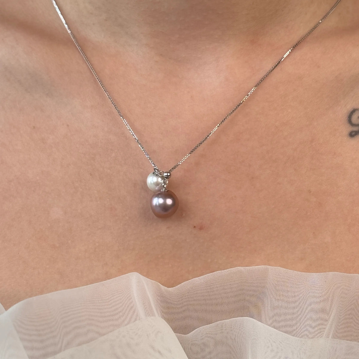 紫白双珠Y字链 | Pearl Pendant