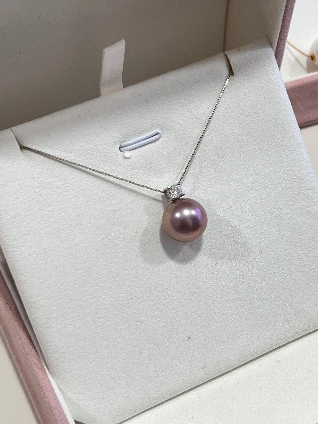 紫珠戴妃吊坠 | Pearl Pendant