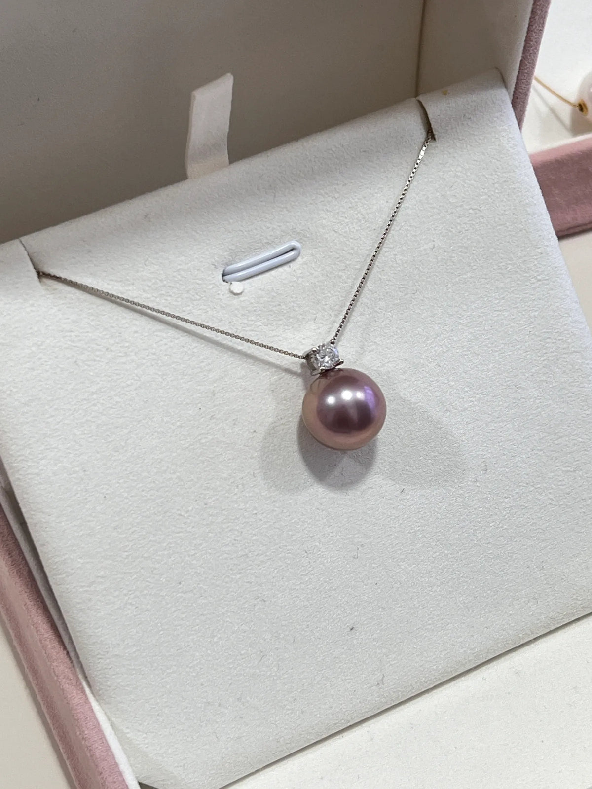 紫珠戴妃吊坠 | Pearl Pendant